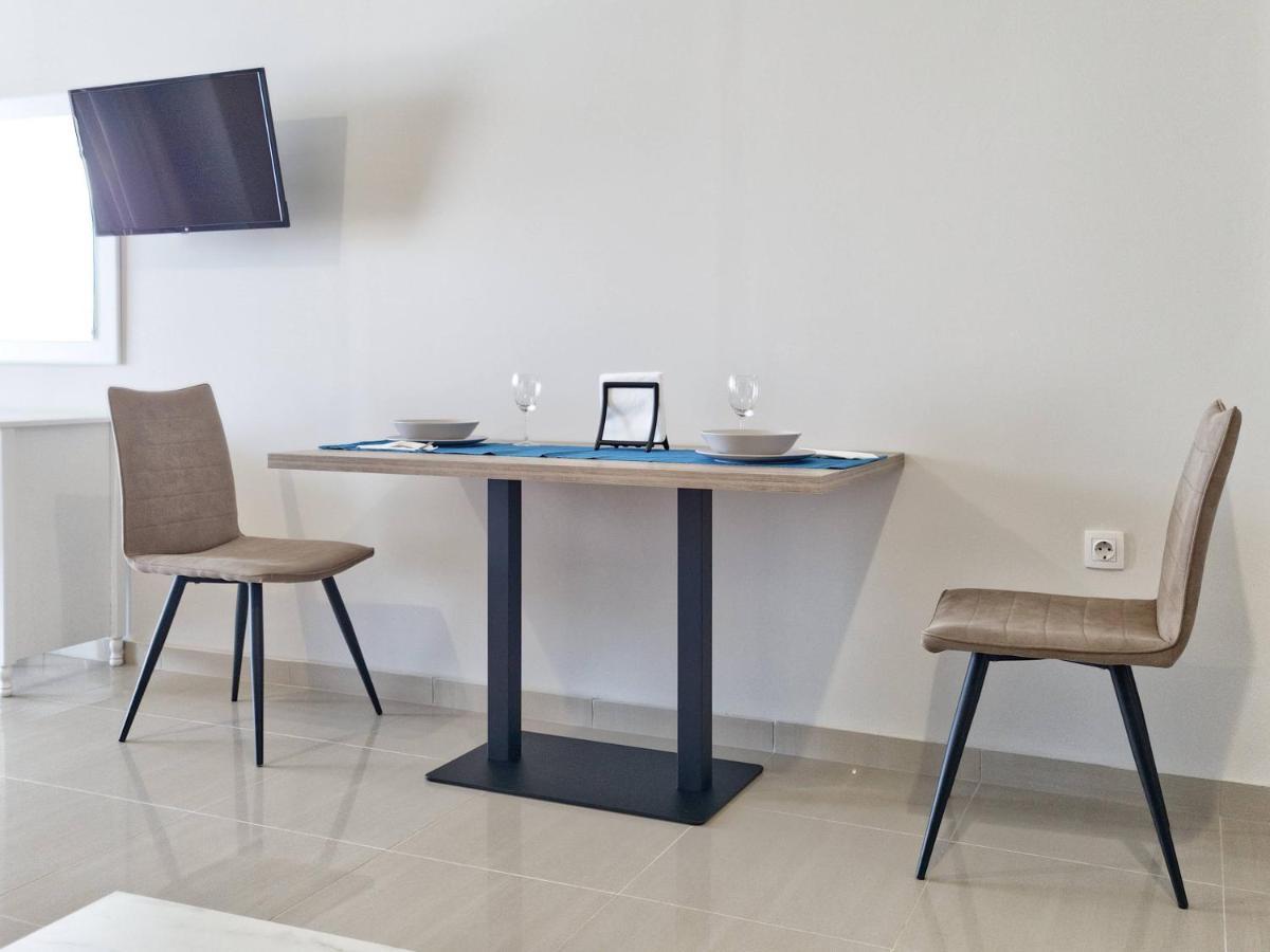 Epipleon Luxury Suites -102- Δωμάτιο 45Τμ Με Βεράντα 35Τμ Μπροστά Στη Θάλασσα Nafpaktos Bagian luar foto
